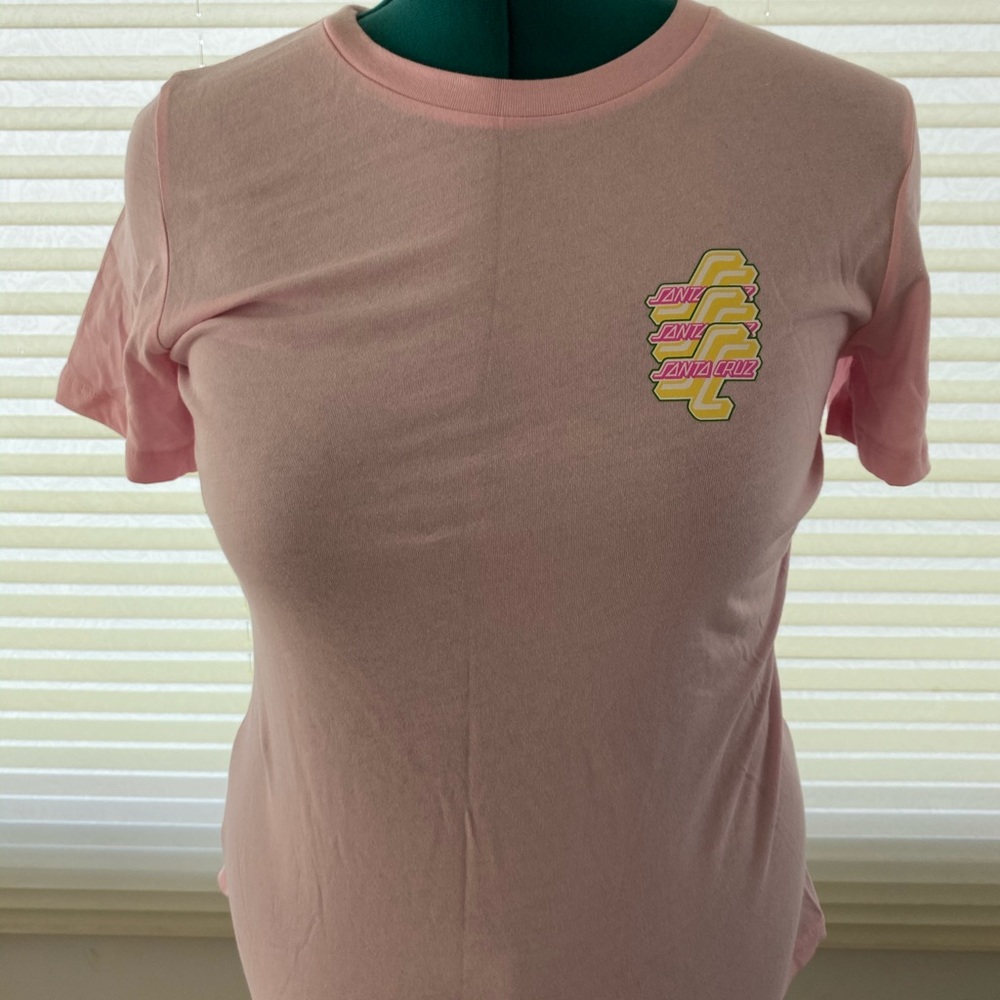 Pink Santa Cruz shirt 💕